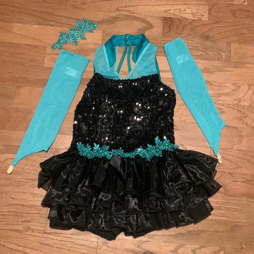 Weissman Costume with accessories. Size XLC.